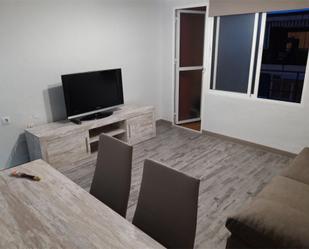 Sala d'estar de Pis en venda en Marbella amb Balcó