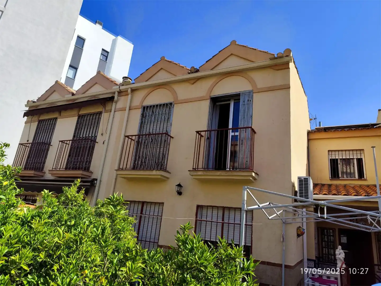 Casa o xalet de lloguer a Calle Doctor Medina Olmos, 38, Angustias - Chana - Encina Vista exterior de Casa o xalet de lloguer en Granada amb Moblat i Balcó