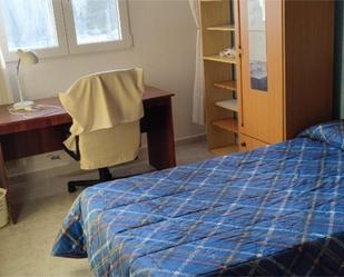 Bedroom of Flat to share in Alcalá de Henares  with Heating, Private garden and Parquet flooring