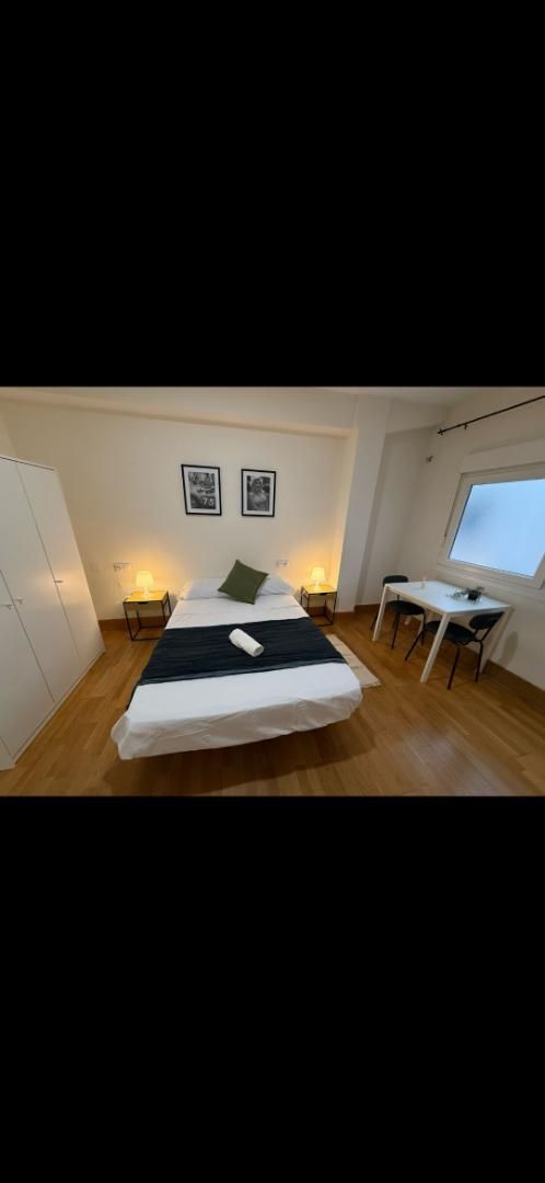 Dormitori de Apartament per a compartir en  Almería Capital amb Moblat