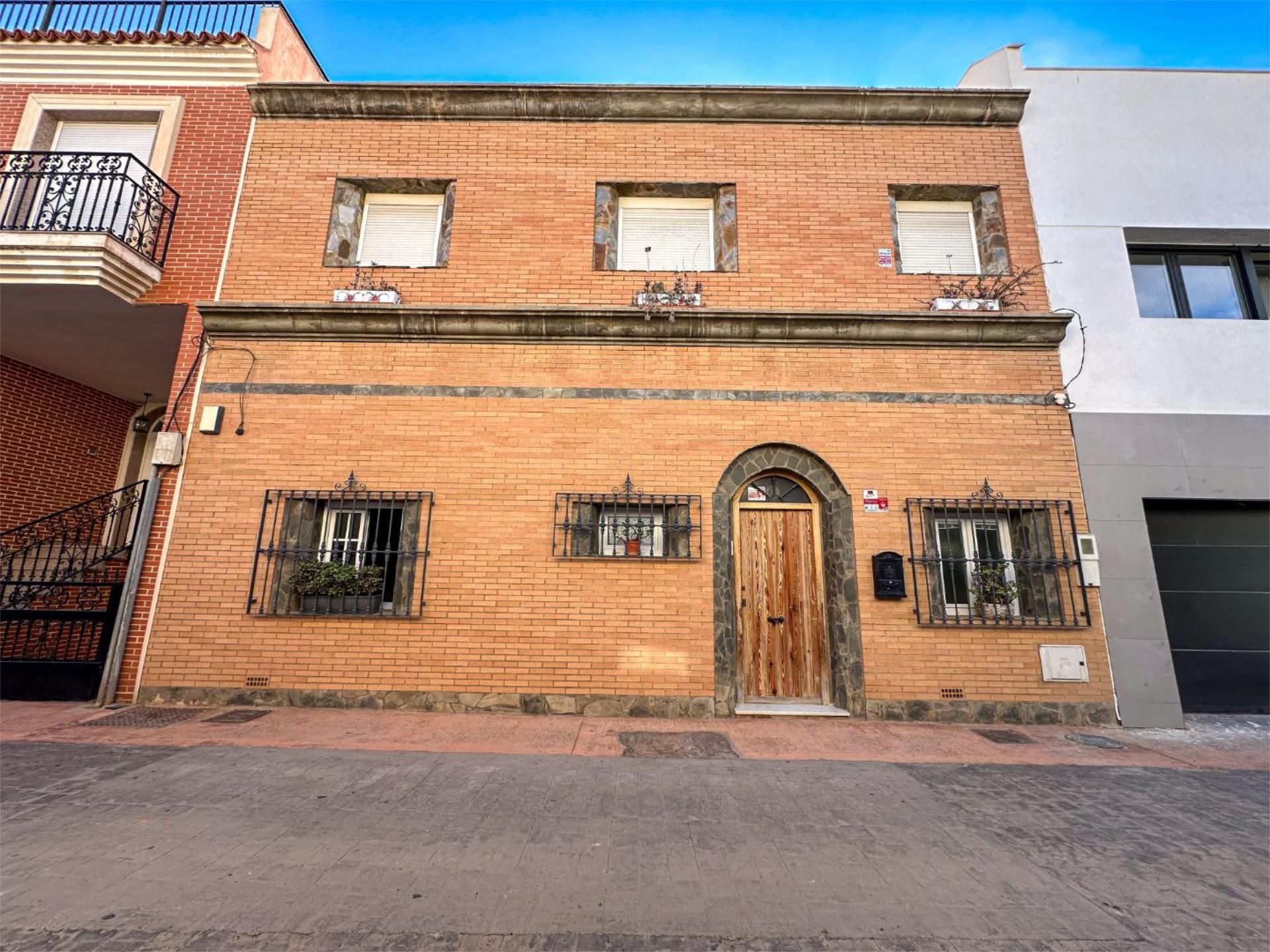 Exterior view of House or chalet for sale in  Almería Capital  with Air Conditioner, Heating and Private garden