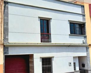 Vista exterior de Casa adosada en venda en Arafo amb Terrassa i Balcó