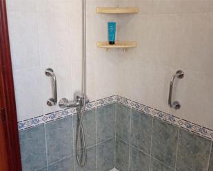 Bathroom of Flat for sale in Algeciras  with Terrace, Balcony and Video intercom