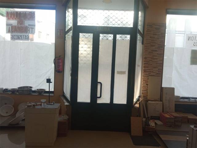 Local comercial en Alquiler en Travesía as Carolinas, 68 en Arealonga