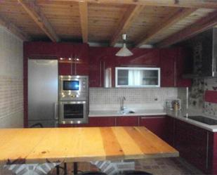 Cuina de Casa o xalet en venda en Dueñas