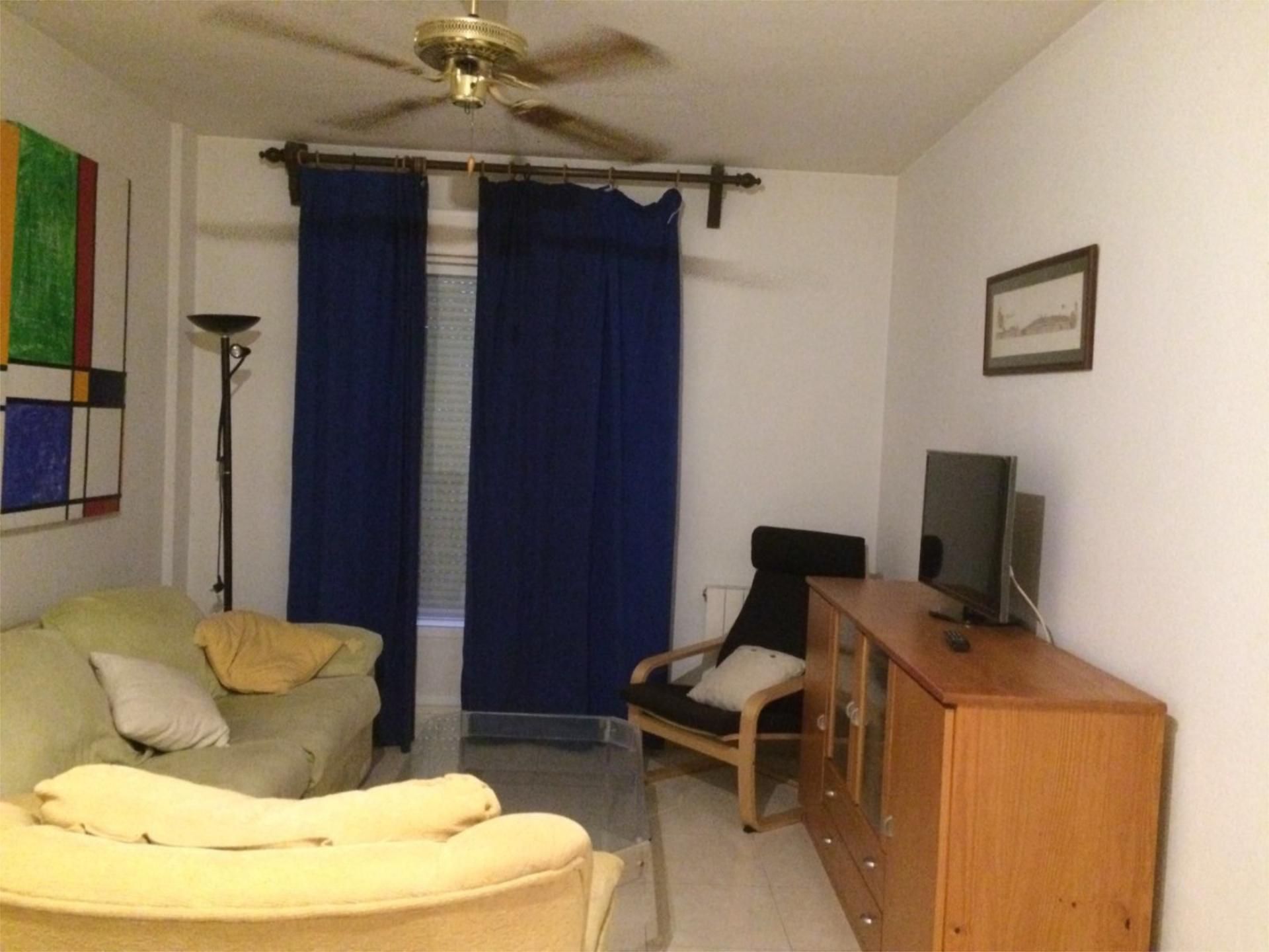Living room of Flat to rent in Úbeda  with Heating, Furnished and Community parking