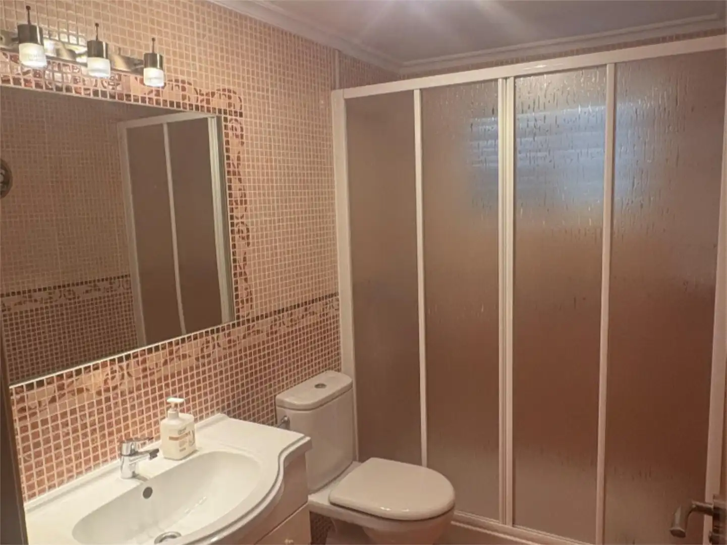 Badezimmer von Wohnung zur Miete in Jaraíz de la Vera mit Klimaanlage, Terrasse und Möbliert
