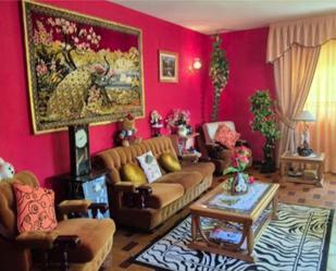 Living room of Flat for sale in Escalona  with Private garden and Furnished