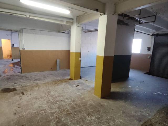 Nave industrial en Venta en Carrer Terrassa, 16 en Font Pudenta
