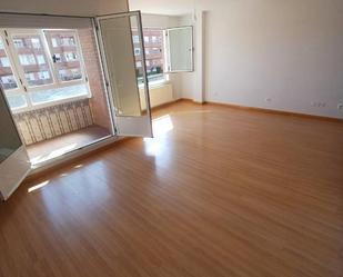 Living room of Flat for sale in San Andrés del Rabanedo  with Terrace and Balcony