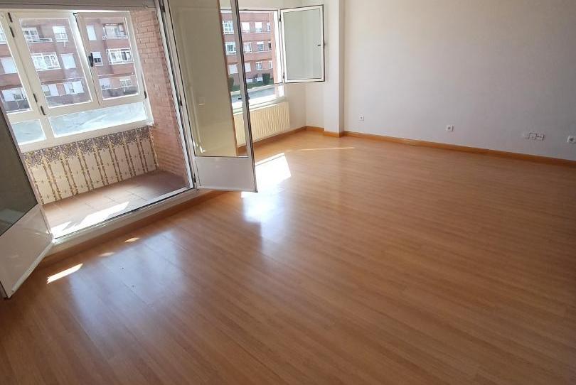 Photo 1 of Flat for sale in Calle Lancia, 4, San Andrés del Rabanedo pueblo, León