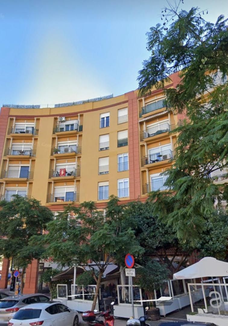 Exterior view of Flat for sale in Algeciras  with Air Conditioner and Balcony