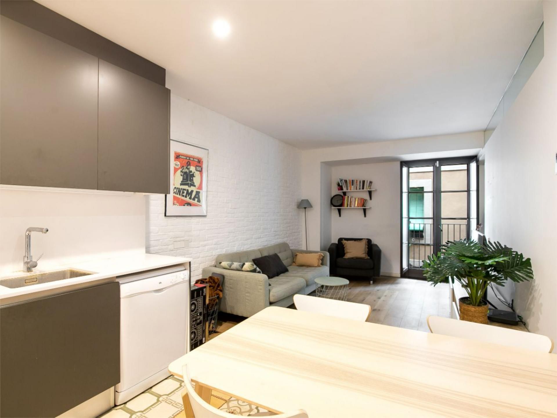 Living room of Flat for sale in  Barcelona Capital  with Air Conditioner, Heating and Parquet flooring
