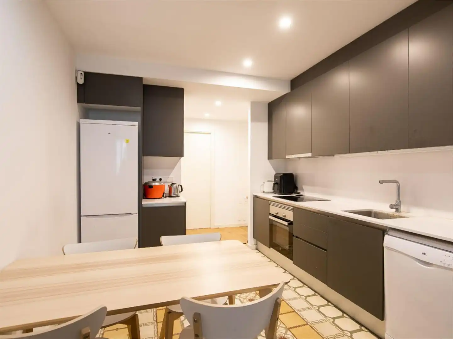 Piso en venta en Carrer de la Cera, 53, El Raval Cocina de Piso en venta en Barcelona con Aire acondicionado, Calefacción y Parquet