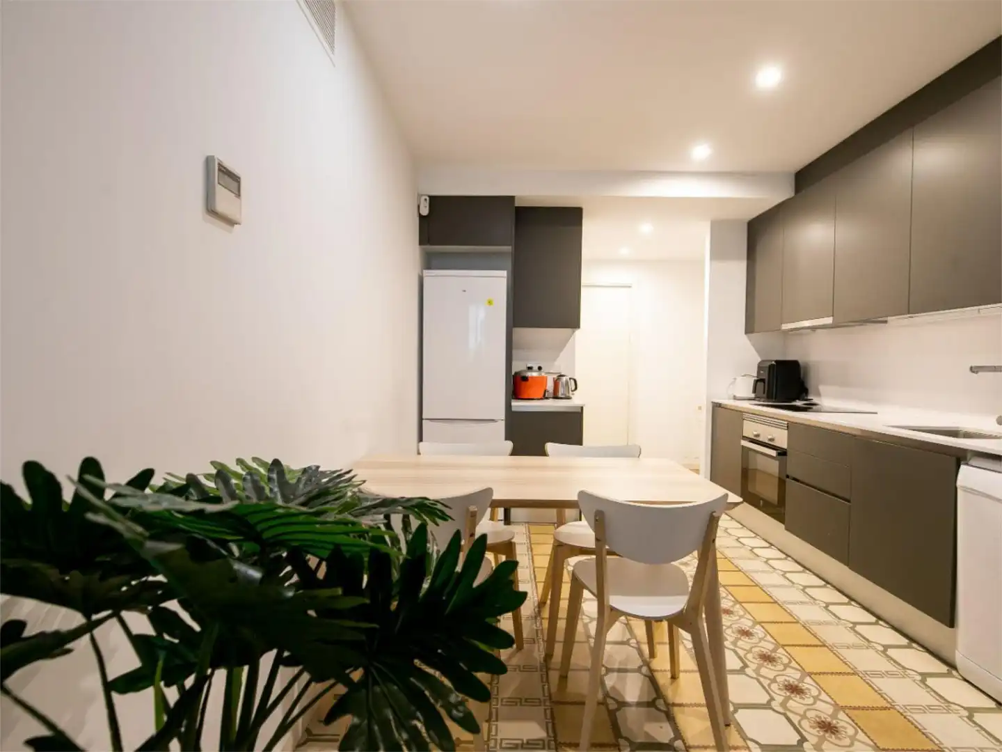 Piso en venta en Carrer de la Cera, 53, El Raval Cocina de Piso en venta en Barcelona con Aire acondicionado, Calefacción y Parquet