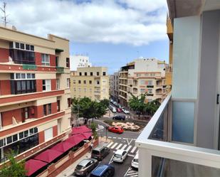 Vista exterior de Pis de lloguer en  Santa Cruz de Tenerife Capital amb Balcó