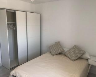 Bedroom of Flat to share in  Sevilla Capital  with Air Conditioner, Heating and Furnished