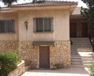Vista exterior de Casa o xalet en venda en Torrent amb Terrassa i Piscina