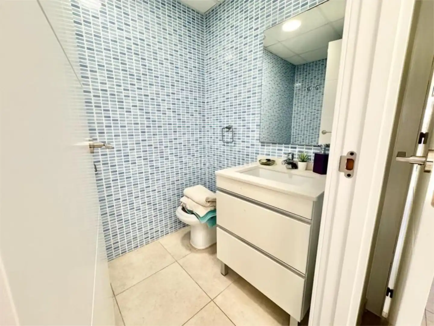 Detached homes for rent in Carrer Falcó, 4, Corinto - Almarda Bathroom of Detached homes for rent in Sagunto / Sagunt with Air Conditioner, Heating and Private garden