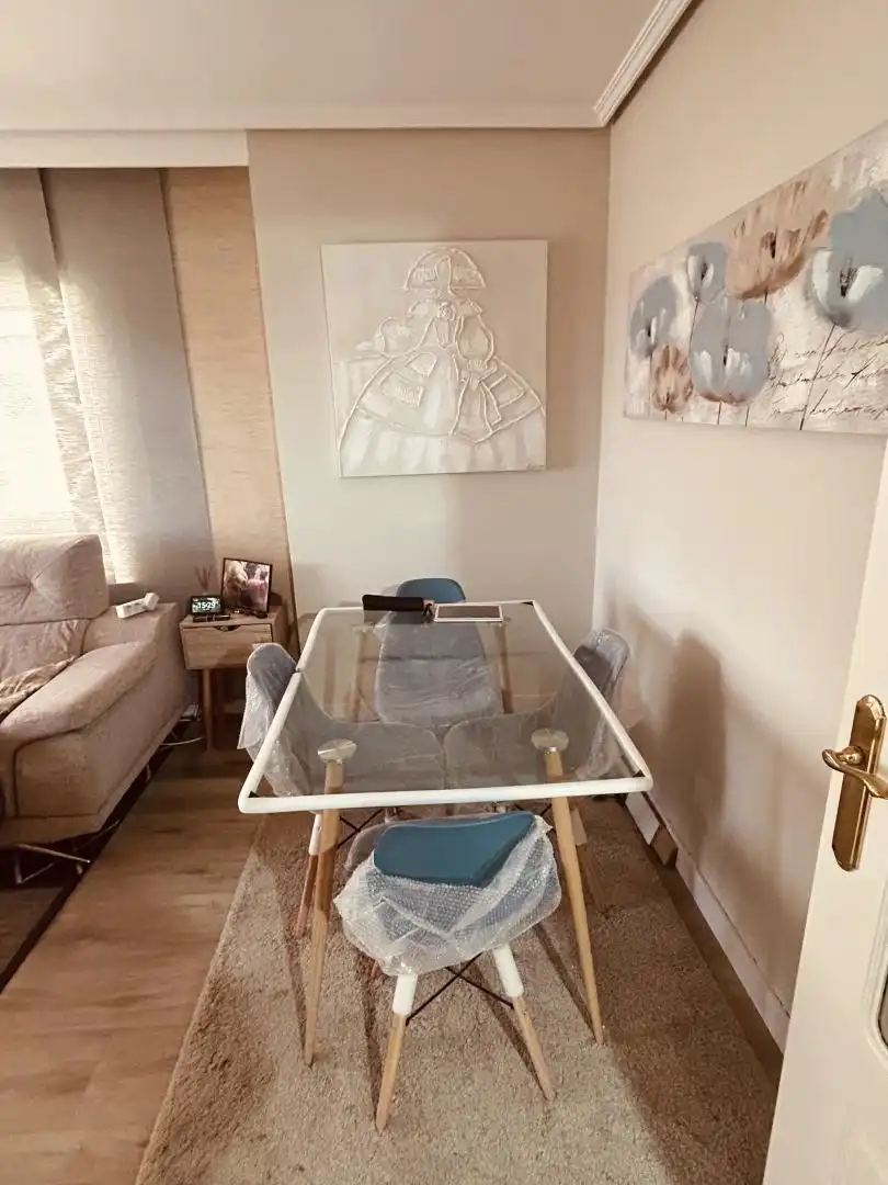 Flat for sale in Calle Licenciados, 9, La Platina- Hospital - Campus Dining room of Flat for sale in Salamanca with Heating, Parquet flooring and Terrace