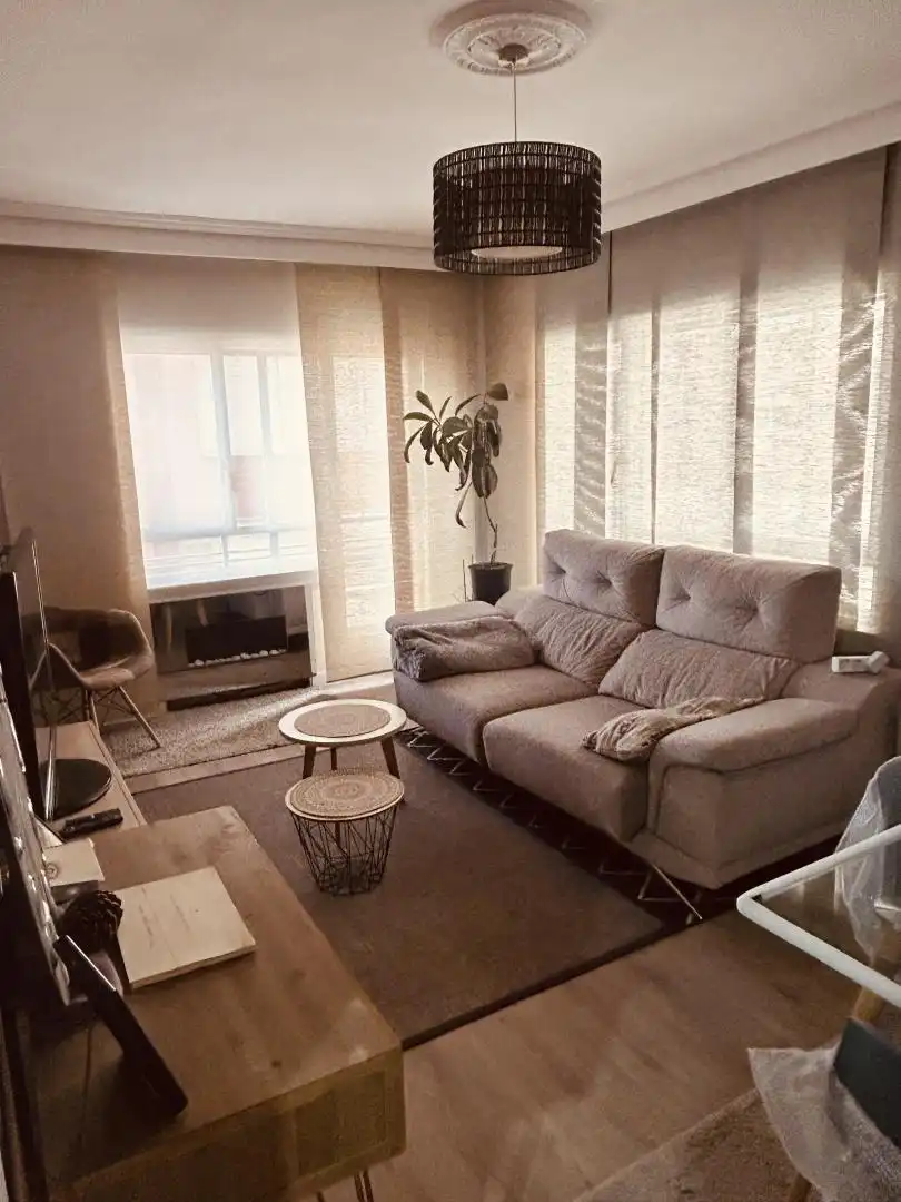 Flat for sale in Calle Licenciados, 9, La Platina- Hospital - Campus Living room of Flat for sale in Salamanca with Heating, Parquet flooring and Terrace