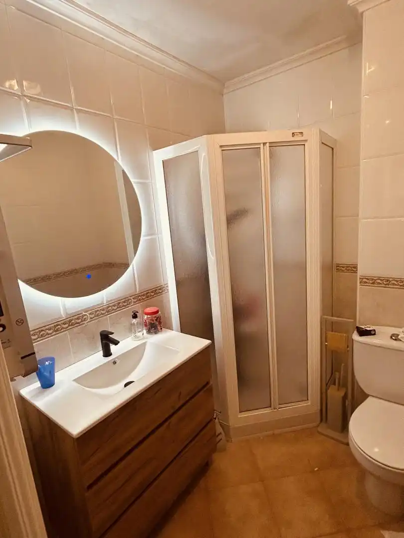 Flat for sale in Calle Licenciados, 9, La Platina- Hospital - Campus Bathroom of Flat for sale in Salamanca with Heating, Parquet flooring and Terrace