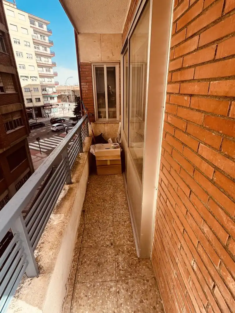 Flat for sale in Calle Licenciados, 9, La Platina- Hospital - Campus Balcony of Flat for sale in Salamanca with Heating, Parquet flooring and Terrace