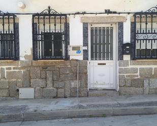 Vista exterior de Planta baixa en venda en El Hoyo de Pinares  amb Calefacció, Terrassa i Traster