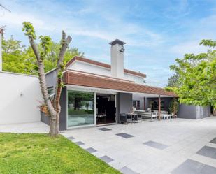 Terrassa de Casa o xalet en venda en Boadilla del Monte amb Aire condicionat, Terrassa i Piscina