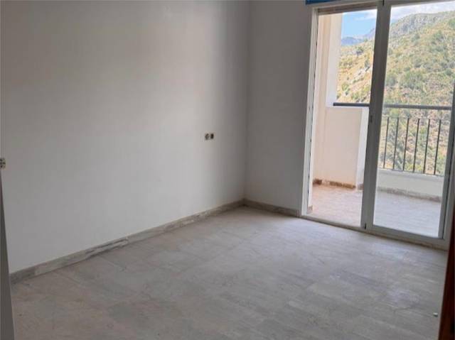 Piso en Venta en Carretera Suspiro del Moro, 1 en Otívar