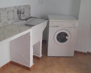 Cuina de Casa adosada de lloguer en Graja de Iniesta amb Calefacció, Jardí privat i Traster