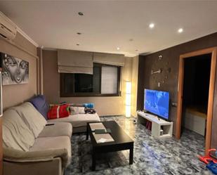 Living room of Flat for sale in Santa Coloma de Gramenet  with Air Conditioner