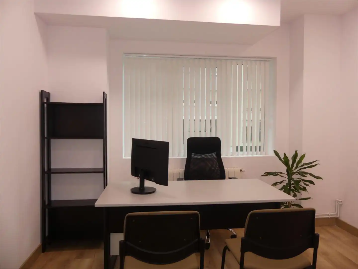 Büro zur Miete in Calle Doctor Manuel Díaz Munío, 14, Centro Büro zur Miete in Castro-Urdiales