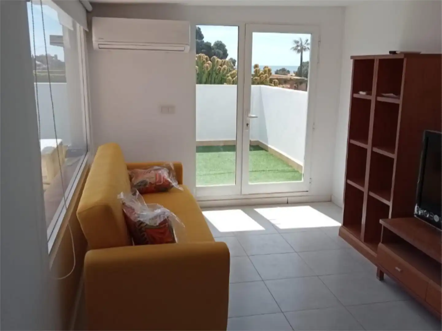 Schlafzimmer von Wohnung zur Miete in El Campello mit Klimaanlage, Heizung und Privatgarten