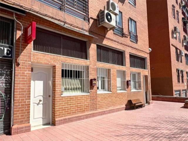 Piso en Venta en Calle Santa Cruz de Retamar, 13 en Palomeras Sureste