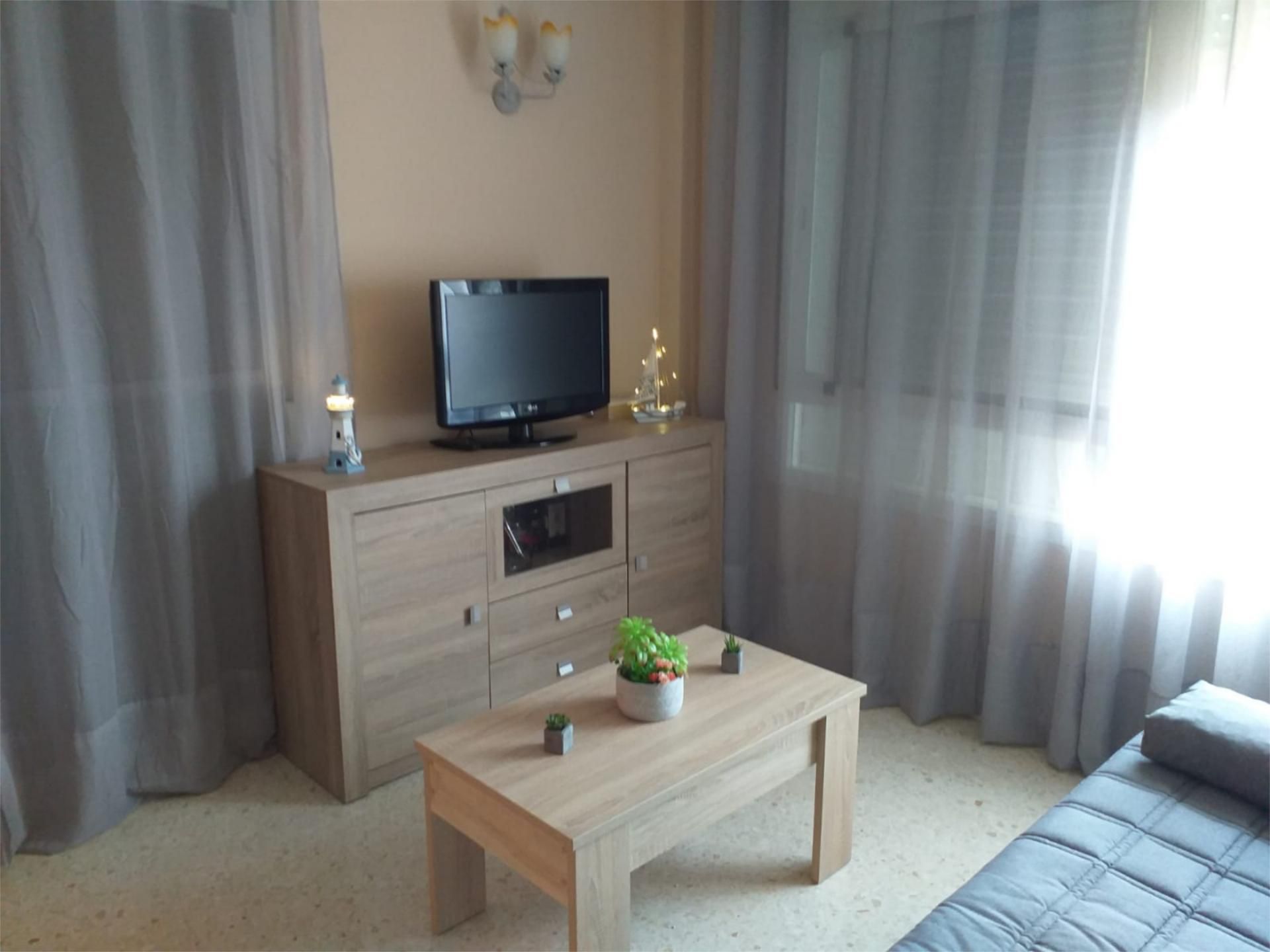 Sala d'estar de Apartament de lloguer en Algeciras amb Terrassa, Moblat i Forn