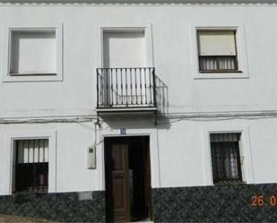 Vista exterior de Casa o xalet en venda en Cabeza la Vaca amb Aire condicionat, Calefacció i Terrassa