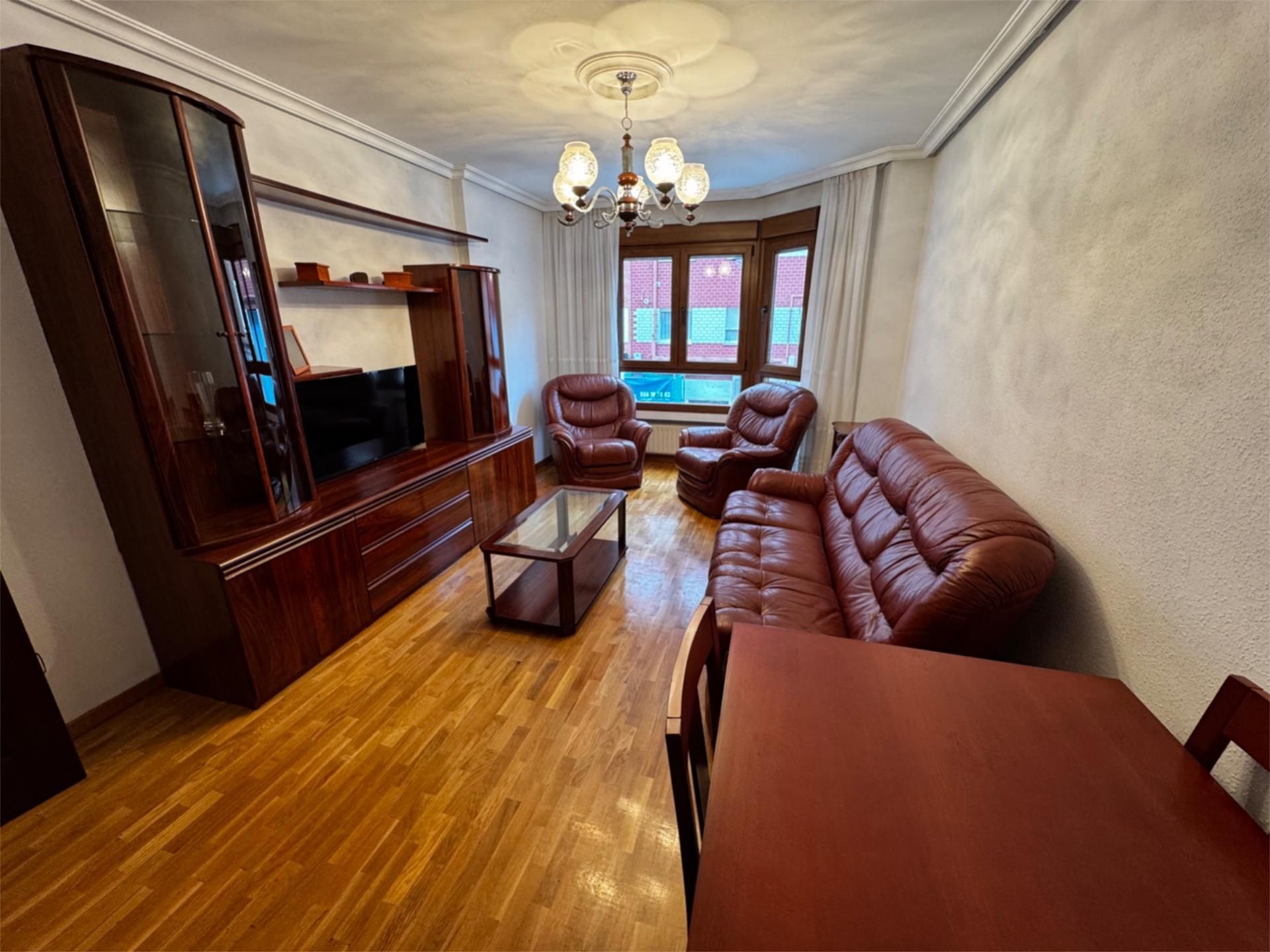 Living room of Flat to rent in Gijón   with Heating, Parquet flooring and Terrace