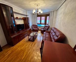 Sala d'estar de Pis de lloguer en Gijón  amb Calefacció, Parquet i Terrassa