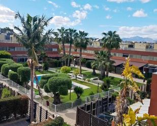 Vista exterior de Casa adosada en venda en Alicante / Alacant amb Terrassa, Piscina i Balcó