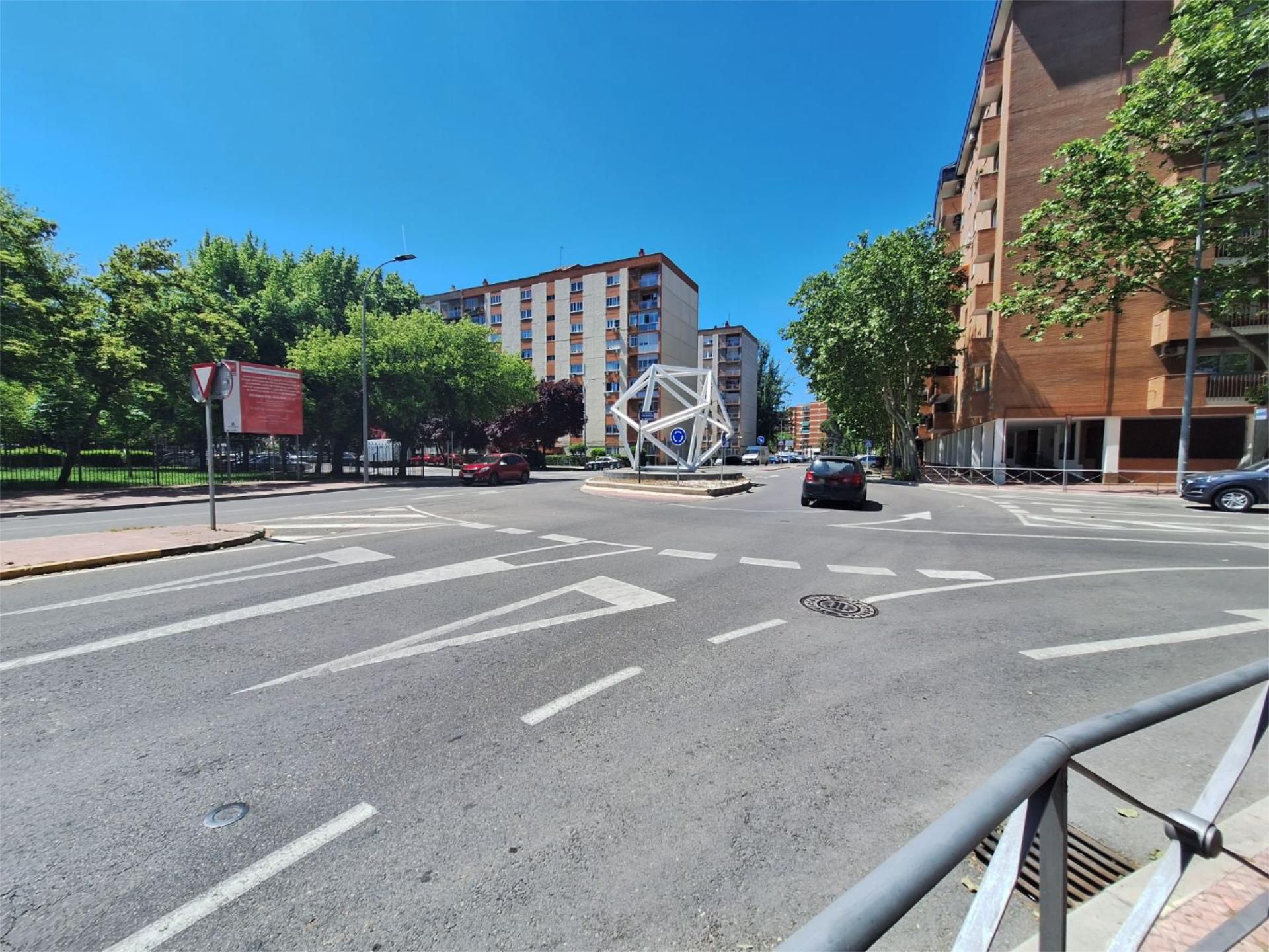 Exterior view of Garage for sale in Alcalá de Henares