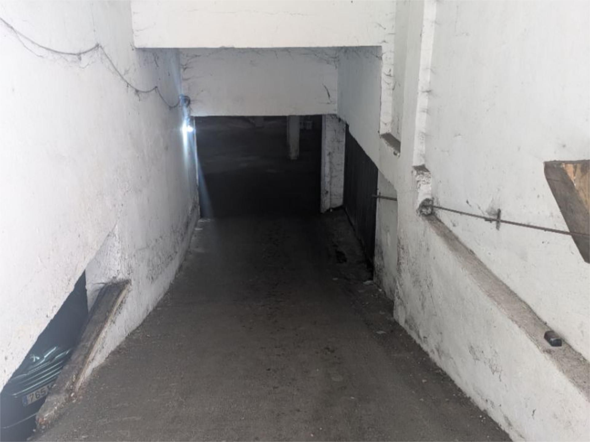 Garage to rent in Aller