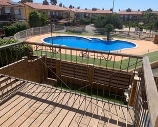 Swimming pool of Single-family semi-detached for sale in Cambrils  with Air Conditioner, Terrace and Swimming Pool