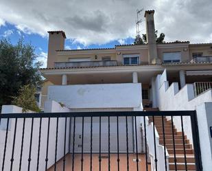Vista exterior de Casa o xalet en venda en Benicasim / Benicàssim amb Terrassa, Piscina i Balcó