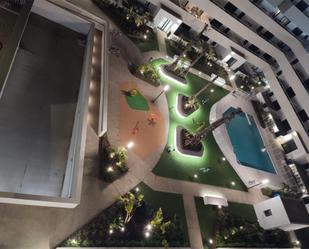 Piscina de Pis de lloguer en  Sevilla Capital amb Aire condicionat, Calefacció i Jardí privat