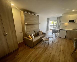 Sala d'estar de Pis en venda en Puerto de la Cruz amb Aire condicionat i Balcó