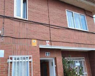 Vista exterior de Casa o xalet en venda en Almuradiel amb Calefacció, Jardí privat i Terrassa