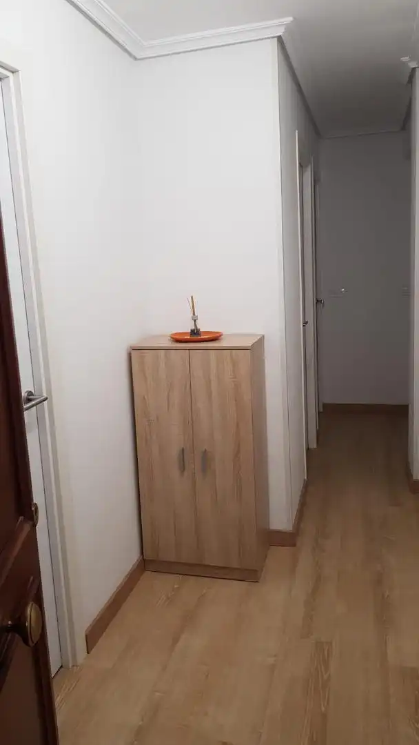 Zimmer in Calle Bonifacio del Castillo, 8, Inmobiliaria - Barreda Schlafzimmer von Wohnung zur untervermieten in Torrelavega mit Heizung, Parkett und Möbliert