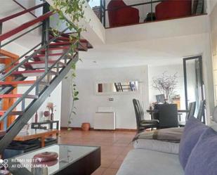 Sala d'estar de Àtic de lloguer en  Jaén Capital amb Calefacció, Terrassa i Moblat