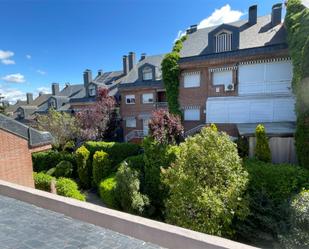 Exterior view of Single-family semi-detached to rent in Tres Cantos  with Air Conditioner, Heating and Private garden